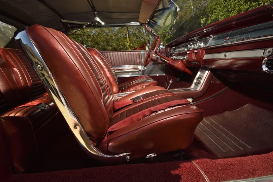 1962 Oldsmobile Starfire - Image 20 of 25
