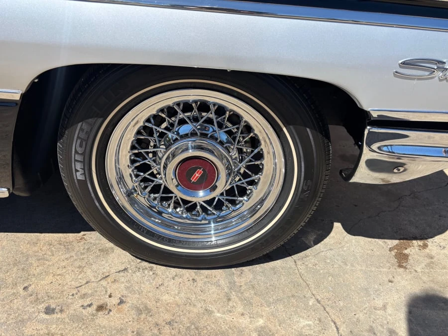 1962 Oldsmobile Starfire - Image 23 of 31