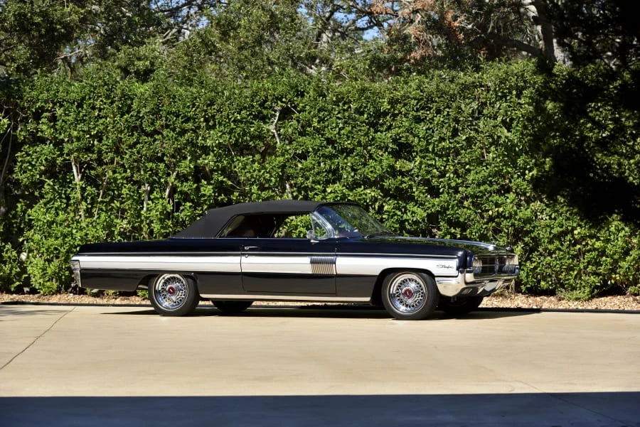1962 Oldsmobile Starfire - Image 16 of 25