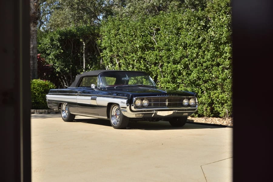 1962 Oldsmobile Starfire - Image 9 of 25