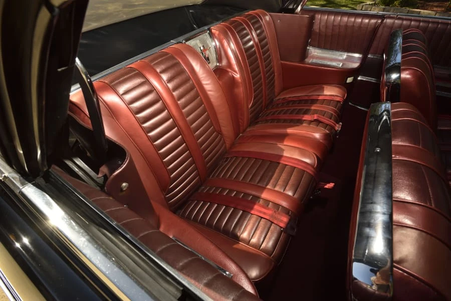 1962 Oldsmobile Starfire - Image 18 of 25