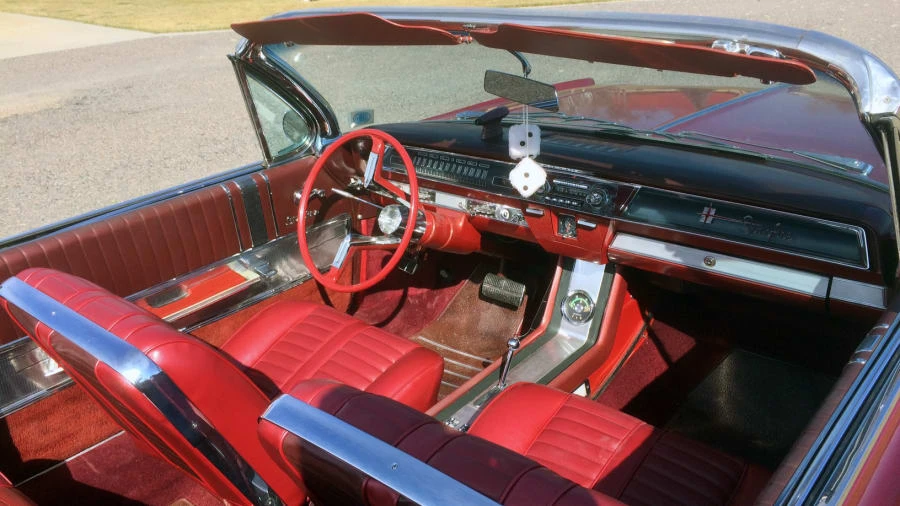 1962 Oldsmobile Starfire - Image 5 of 9