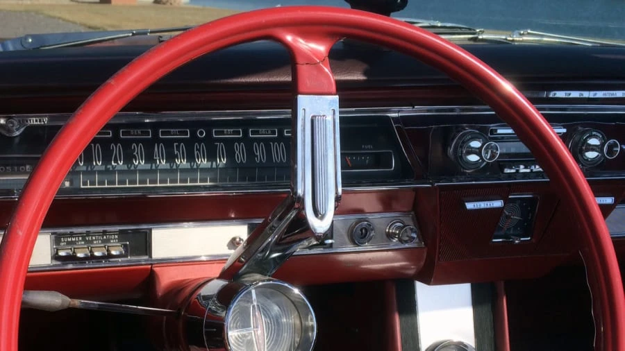 1962 Oldsmobile Starfire - Image 6 of 9