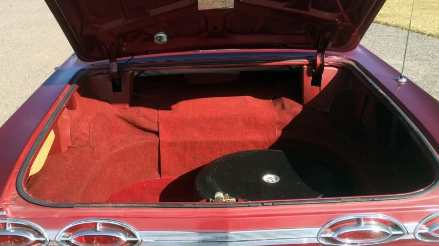 1962 Oldsmobile Starfire - Image 7 of 9