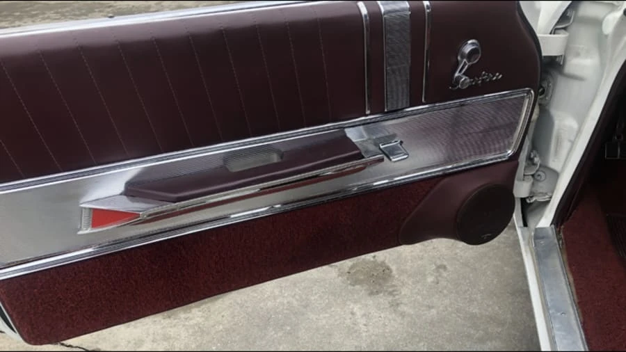 1962 Oldsmobile Starfire - Image 4 of 15