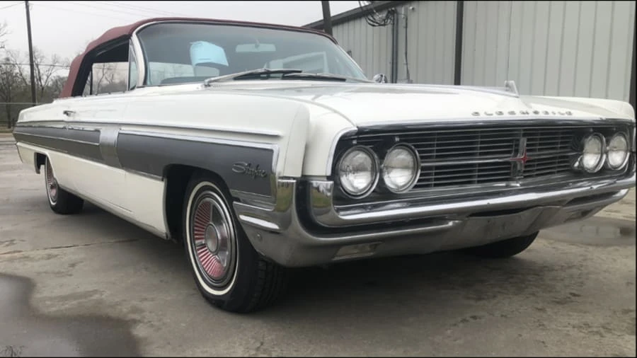 1962 Oldsmobile Starfire - Image 12 of 15