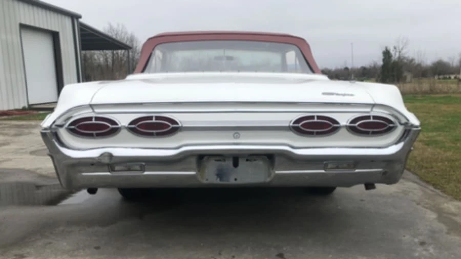 1962 Oldsmobile Starfire - Image 14 of 15