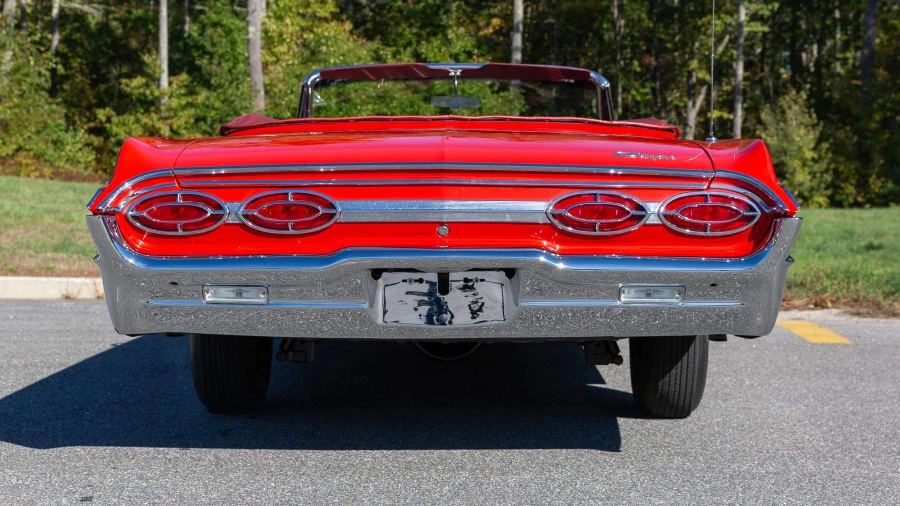 1962 Oldsmobile Starfire - Image 5 of 31