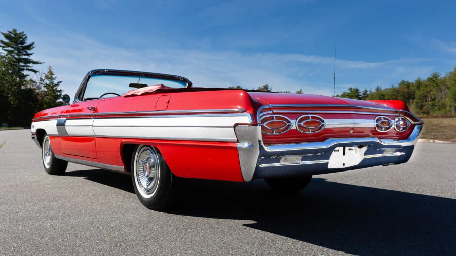 1962 Oldsmobile Starfire - Image 12 of 31