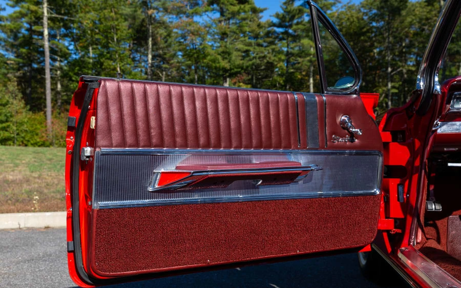 1962 Oldsmobile Starfire - Image 30 of 31