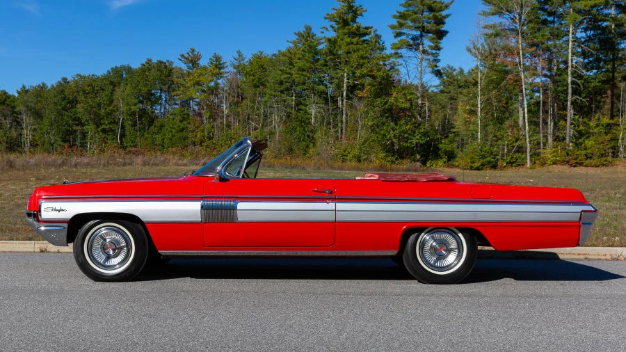 1962 Oldsmobile Starfire - Image 2 of 31