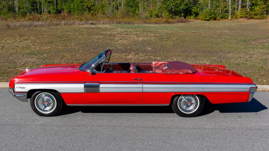 1962 Oldsmobile Starfire - Image 17 of 31