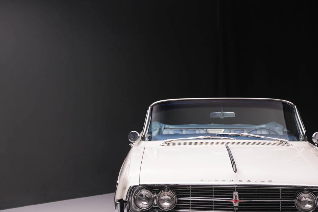 1962 Oldsmobile Starfire - Image 15 of 31