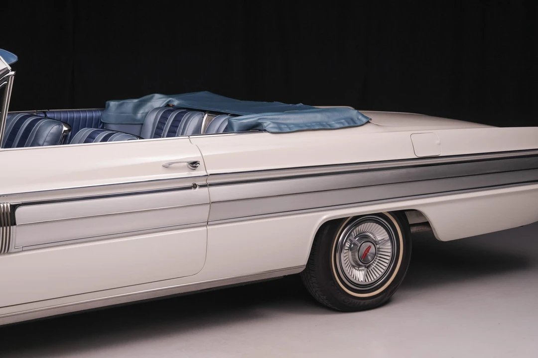 1962 Oldsmobile Starfire - Image 31 of 31
