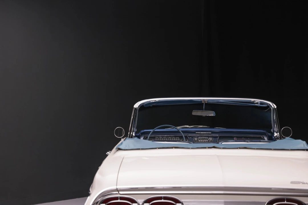 1962 Oldsmobile Starfire - Image 26 of 31