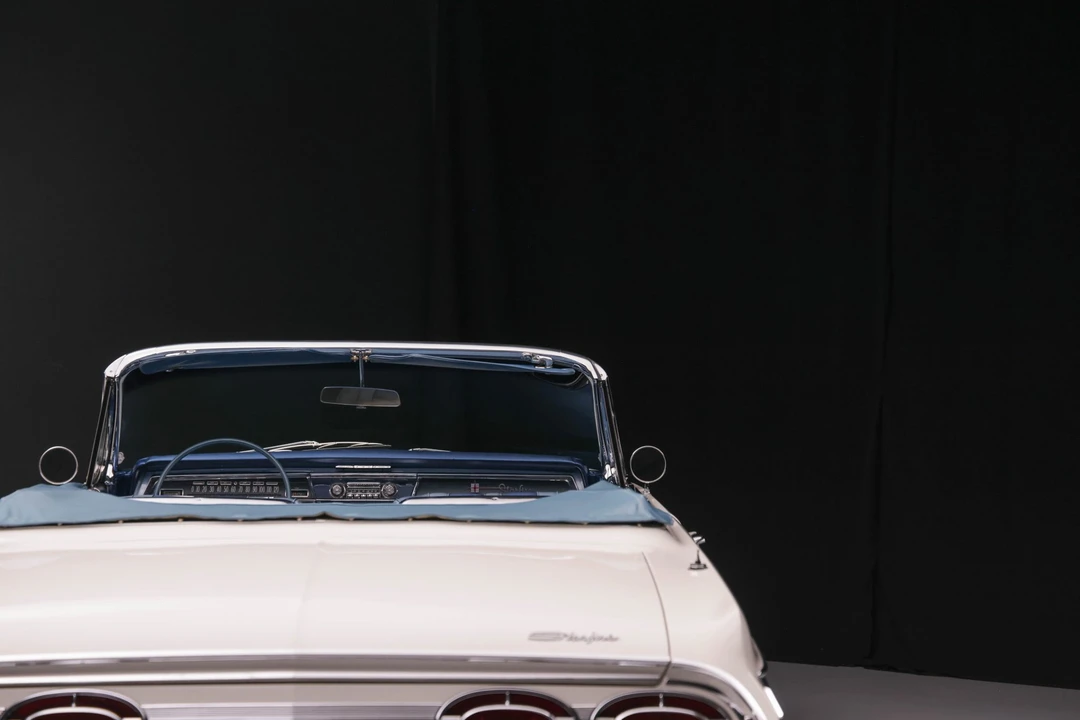 1962 Oldsmobile Starfire - Image 24 of 31