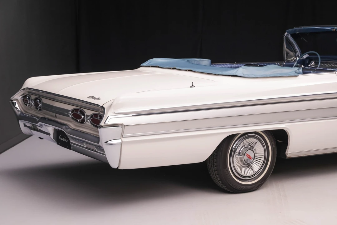 1962 Oldsmobile Starfire - Image 21 of 31