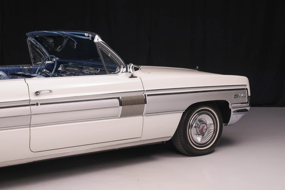 1962 Oldsmobile Starfire - Image 19 of 31