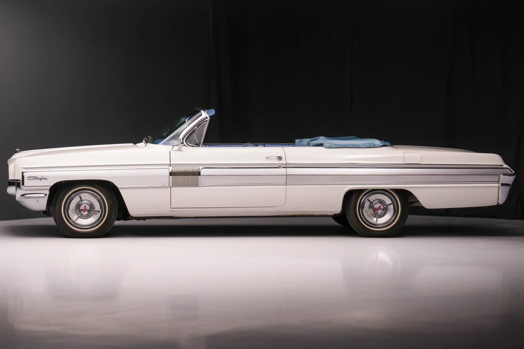 1962 Oldsmobile Starfire - Image 3 of 31