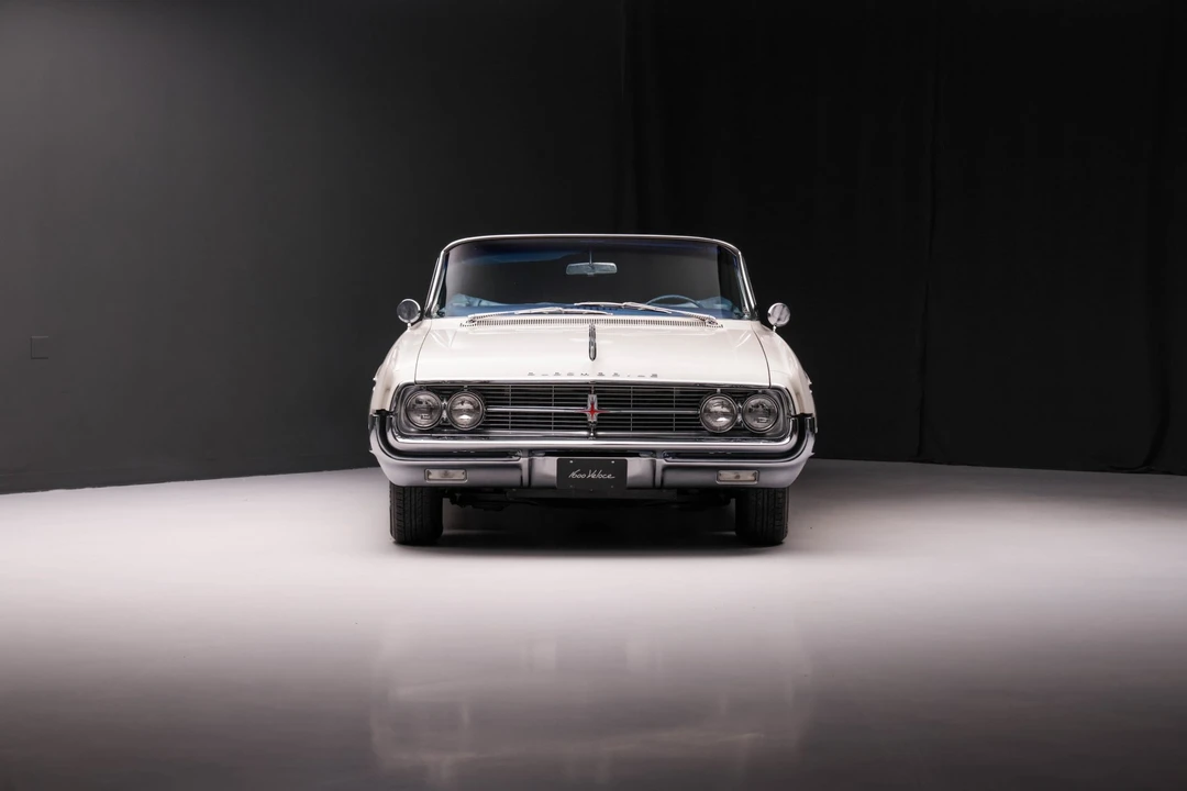 1962 Oldsmobile Starfire - Image 10 of 31