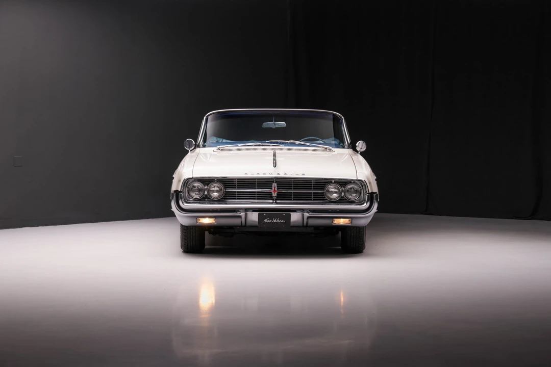 1962 Oldsmobile Starfire - Image 11 of 31