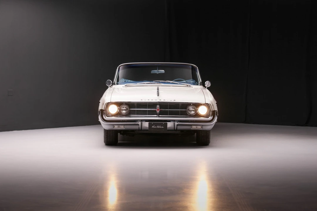 1962 Oldsmobile Starfire - Image 12 of 31