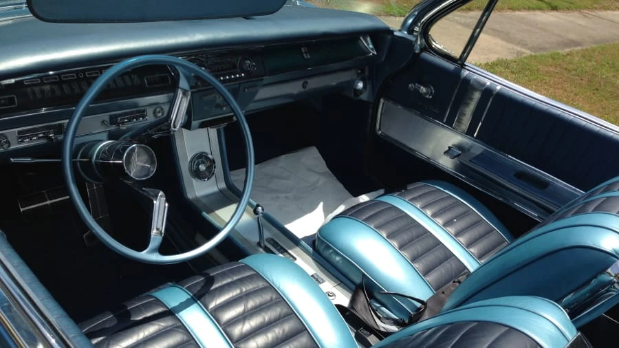 1962 Oldsmobile Starfire - Image 4 of 8