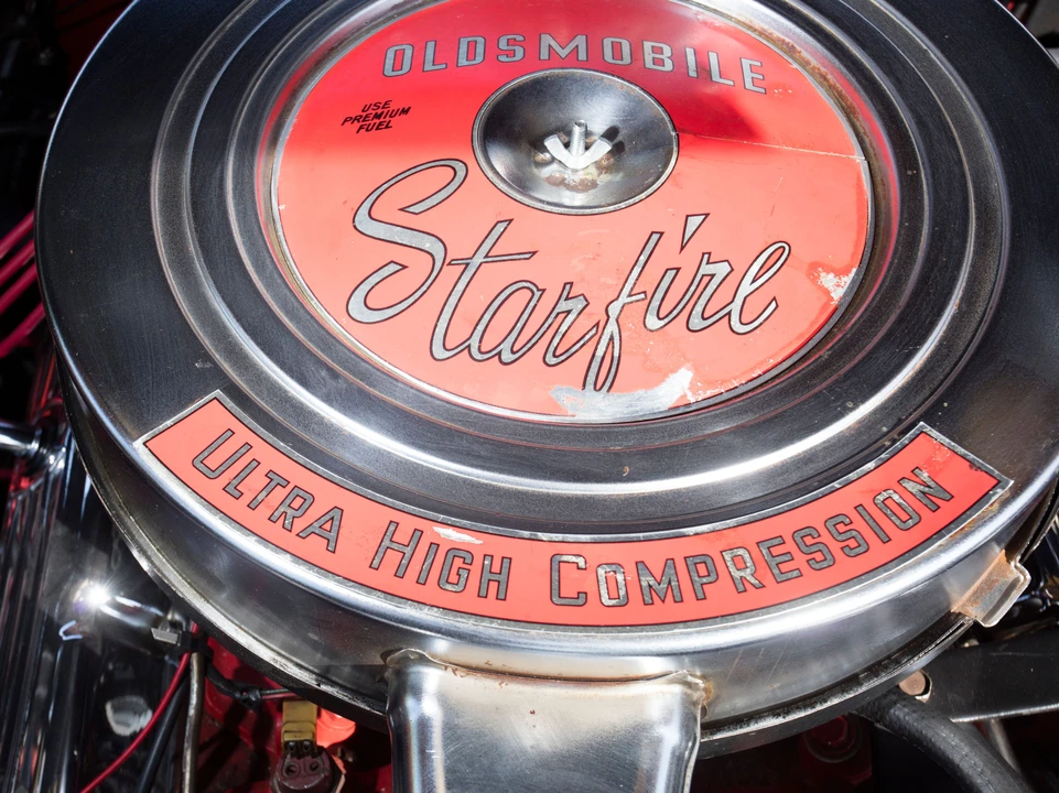 1962 Oldsmobile Starfire - Image 7 of 31