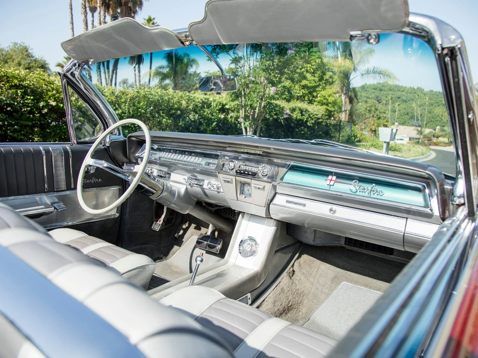 1962 Oldsmobile Starfire - Image 27 of 31