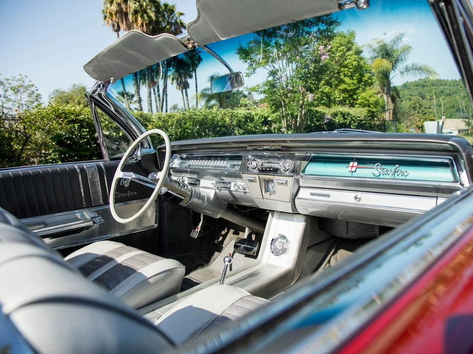 1962 Oldsmobile Starfire - Image 26 of 31