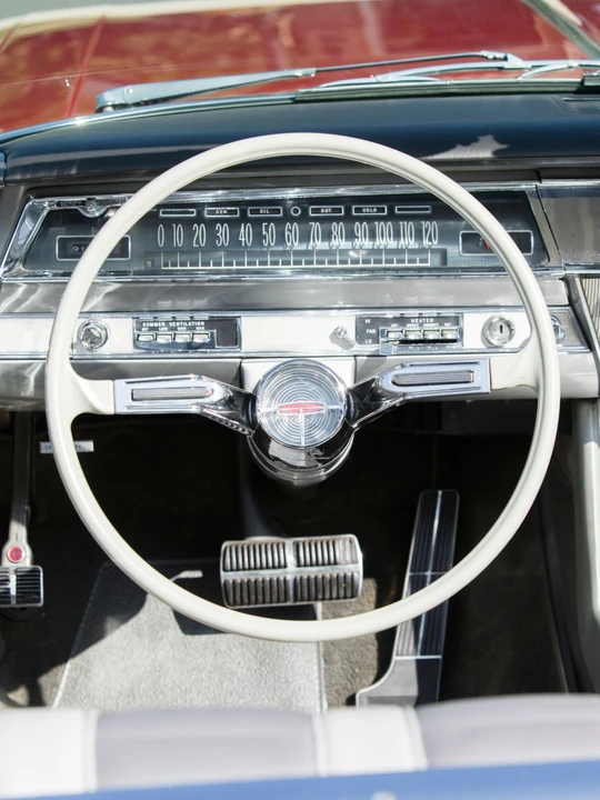 1962 Oldsmobile Starfire - Image 24 of 31