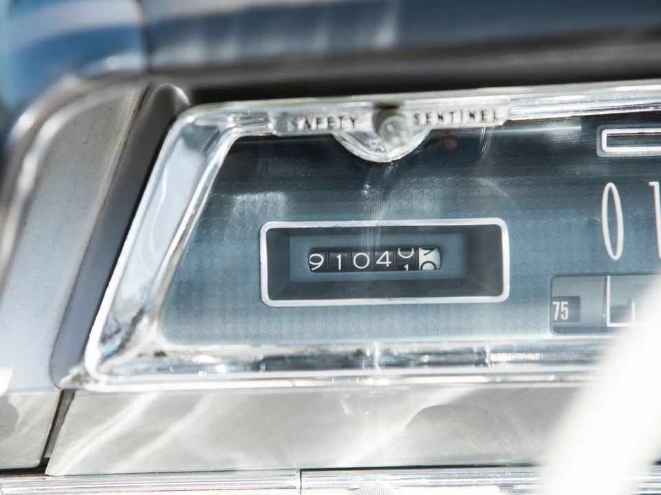 1962 Oldsmobile Starfire - Image 18 of 31