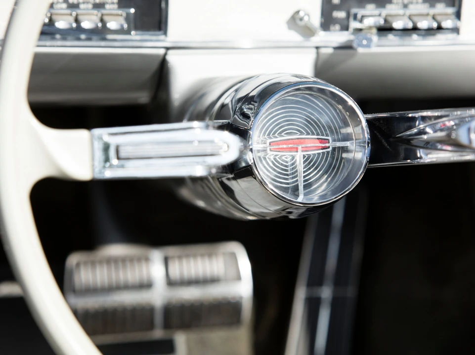 1962 Oldsmobile Starfire - Image 22 of 31