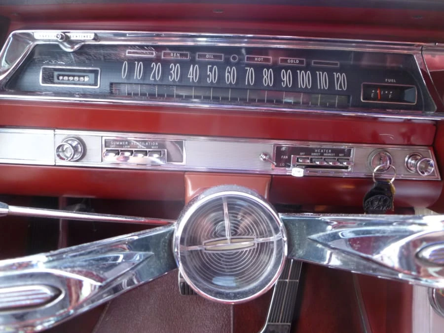 1962 Oldsmobile Starfire - Image 4 of 7