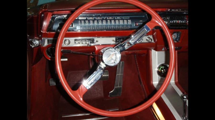 1962 Oldsmobile Starfire - Image 4 of 9