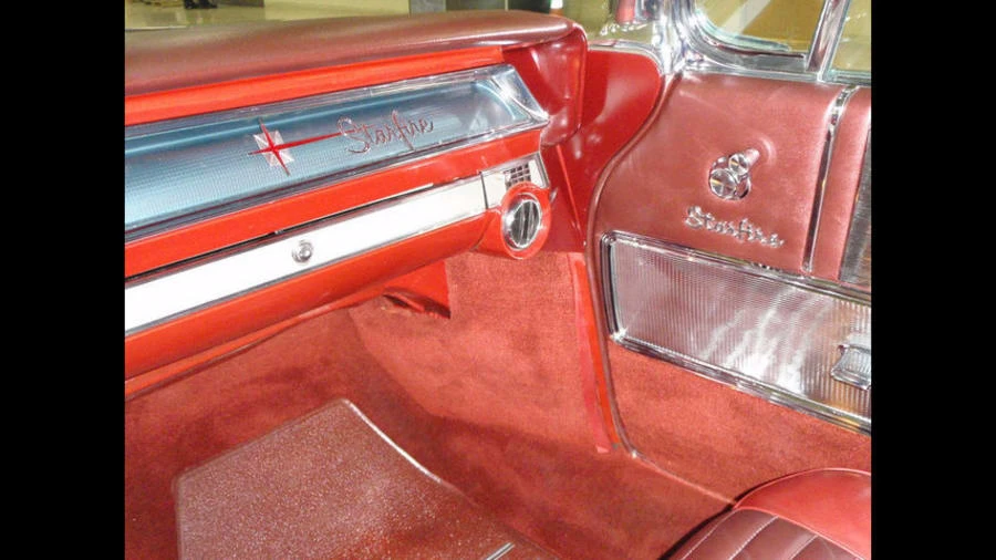 1962 Oldsmobile Starfire - Image 6 of 9