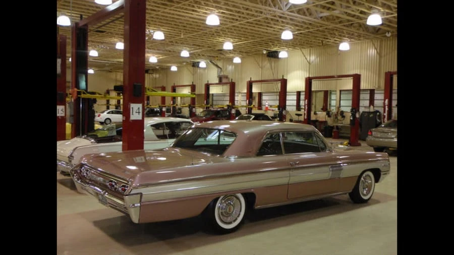 1962 Oldsmobile Starfire - Image 2 of 9