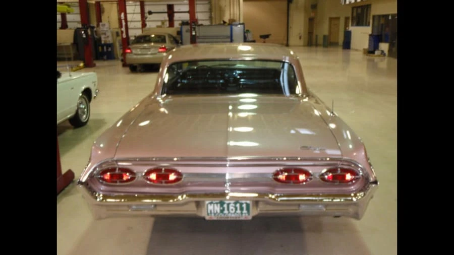 1962 Oldsmobile Starfire - Image 3 of 9