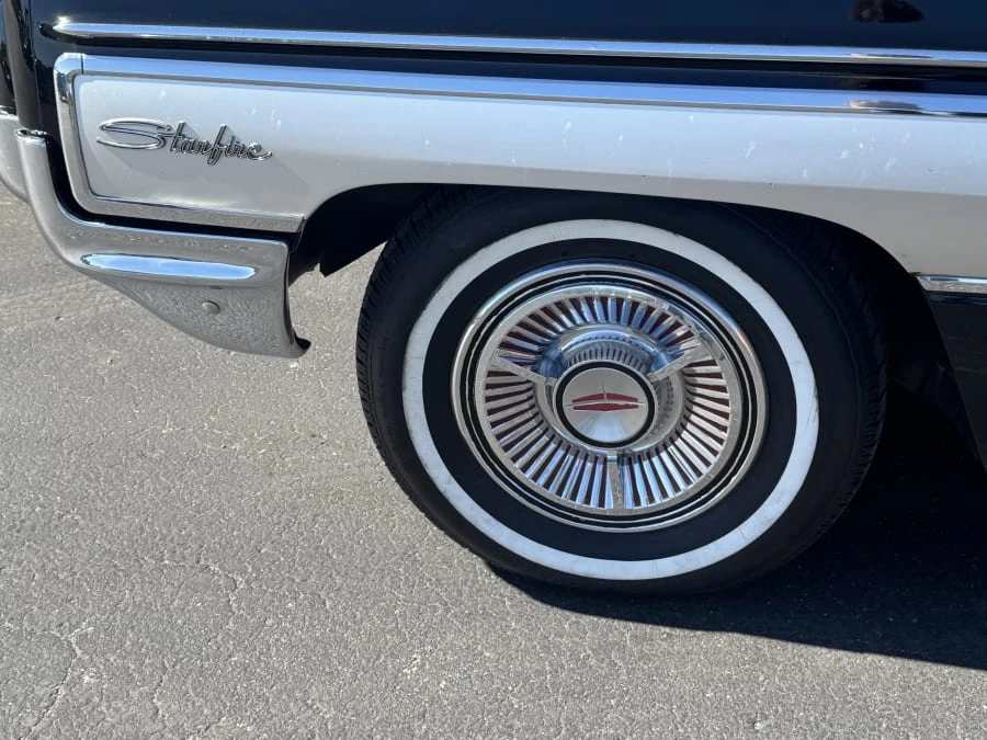 1962 Oldsmobile Starfire - Image 4 of 10