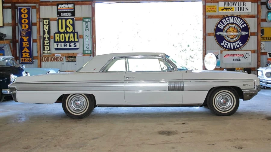 1962 Oldsmobile Starfire - Image 2 of 11