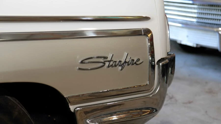 1962 Oldsmobile Starfire - Image 8 of 11
