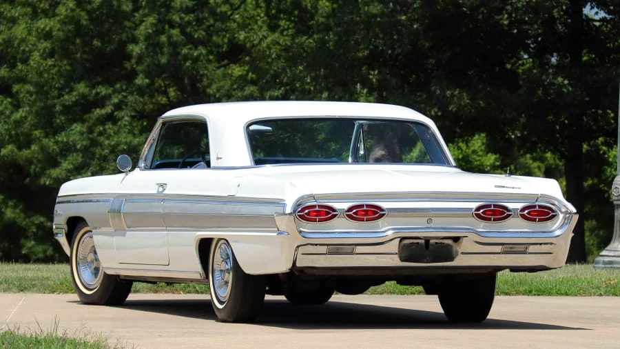 1962 Oldsmobile Starfire - Image 13 of 20