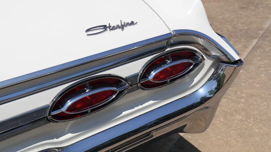 1962 Oldsmobile Starfire - Image 16 of 20