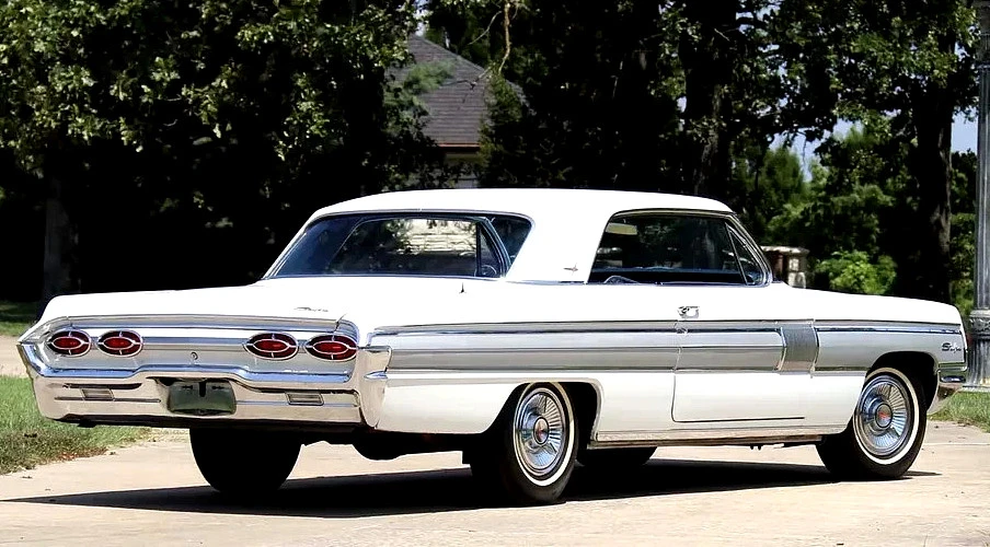1962 Oldsmobile Starfire - Image 8 of 8