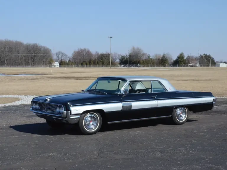 1962 Oldsmobile Starfire - Image 2 of 2