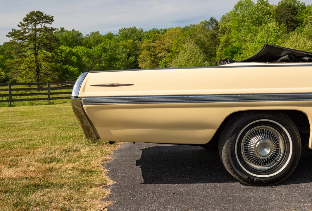 1962 Pontiac Bonneville 2nd Gen - Image 12 of 31