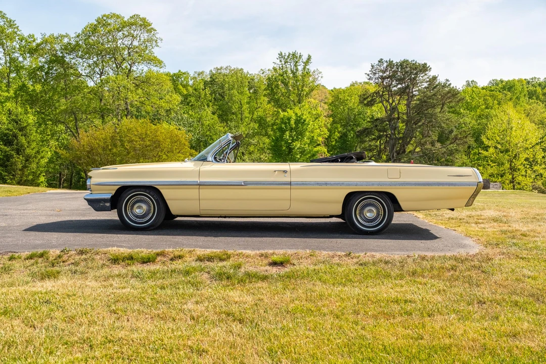 1962 Pontiac Bonneville 2nd Gen - Image 19 of 31