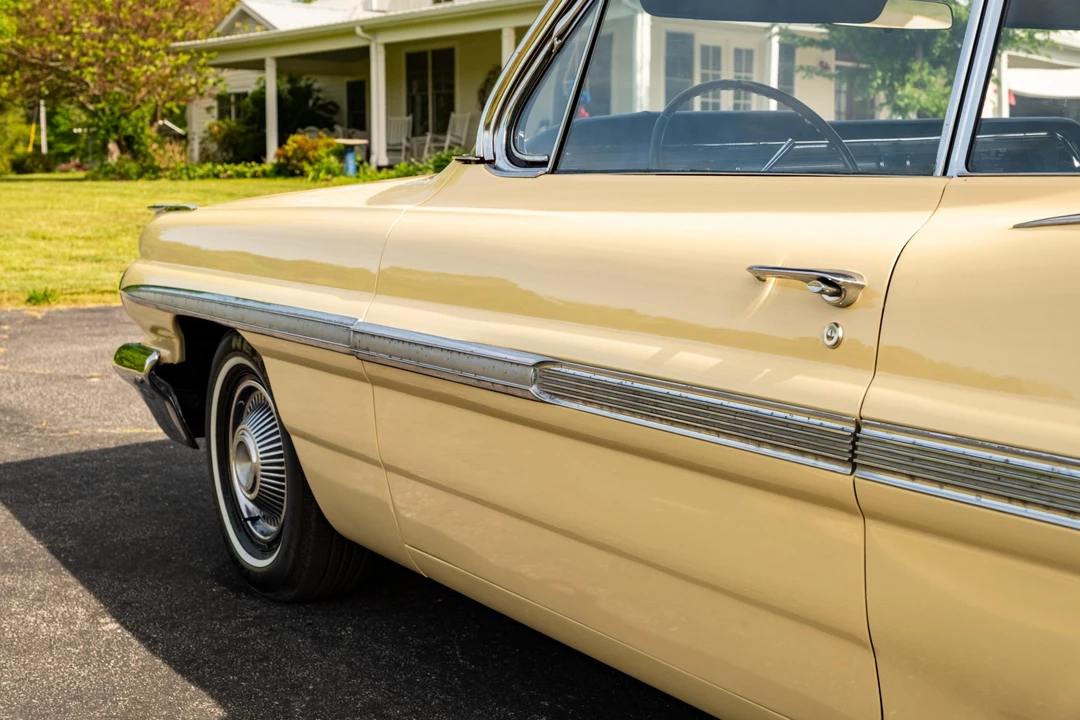 1962 Pontiac Bonneville 2nd Gen - Image 25 of 31