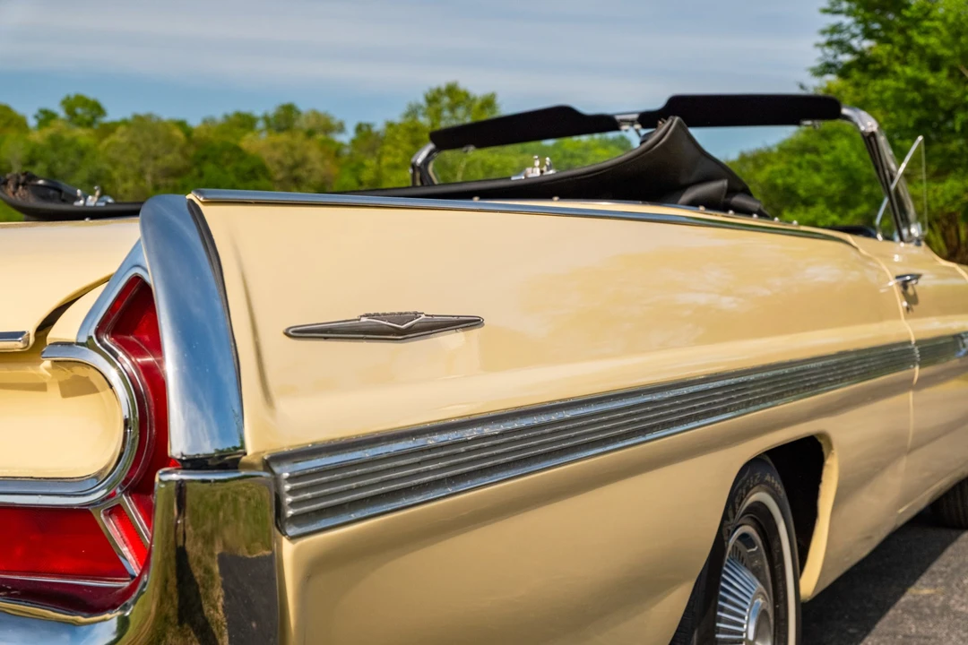 1962 Pontiac Bonneville 2nd Gen - Image 30 of 31