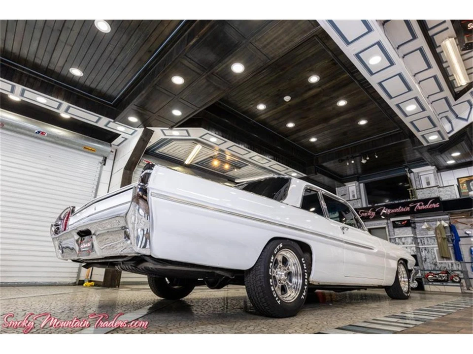 1962 Pontiac Catalina 3rd Gen - Image 28 of 31